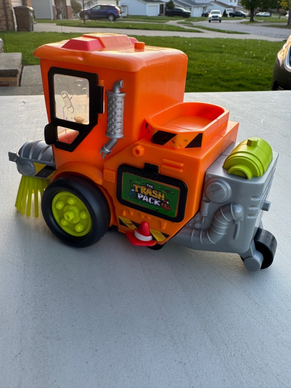 Grossery Gang Trash Pack Street Sweeper. Pre-owned - Picture 4 of 10
